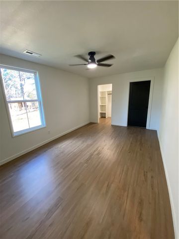 6668 Wedington Drive, Fayetteville, AR 72704