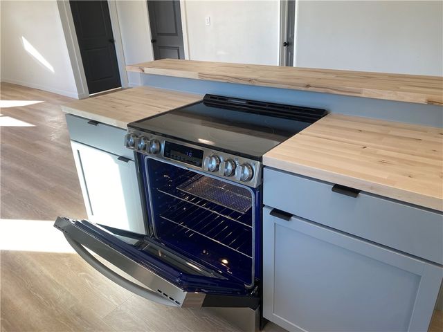 6668 Wedington Drive, Fayetteville, AR 72704