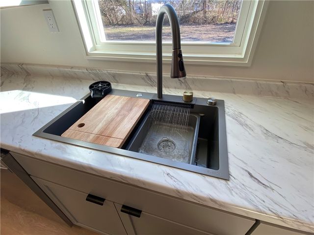 6668 Wedington Drive, Fayetteville, AR 72704