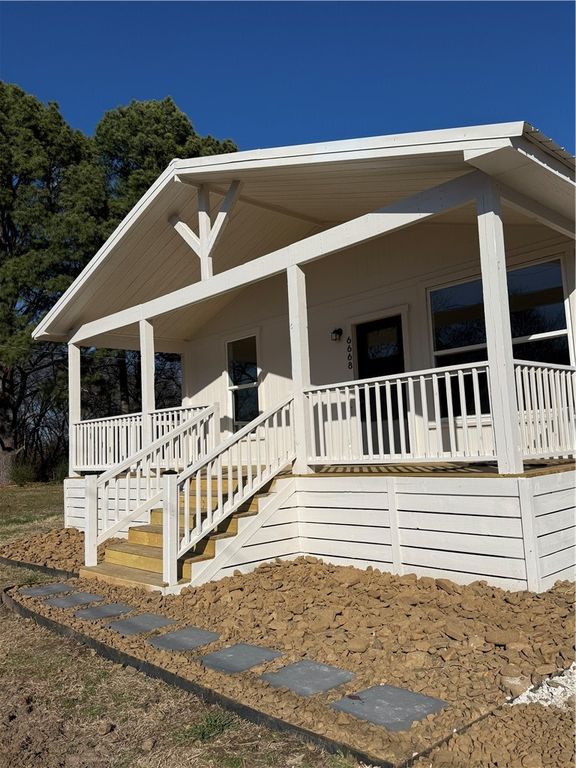 6668 Wedington Drive, Fayetteville, AR 72704