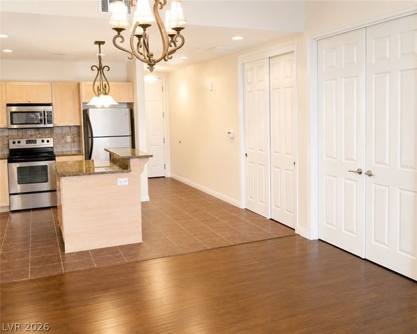 2455 West Serene Avenue 527, Las Vegas, NV 89123