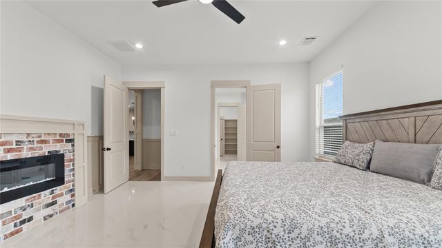 517 Moore Street, Tomball, TX 77375