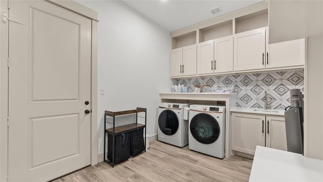 517 Moore Street, Tomball, TX 77375