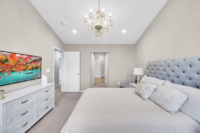 25 Sunningdale Circle, Manalapan, NJ 07726