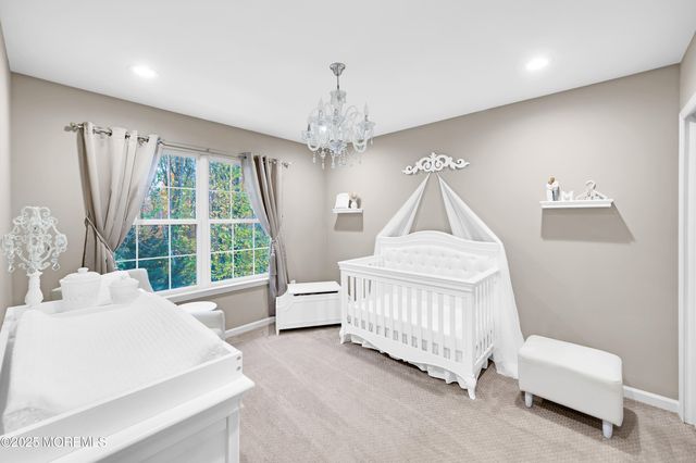 25 Sunningdale Circle, Manalapan, NJ 07726