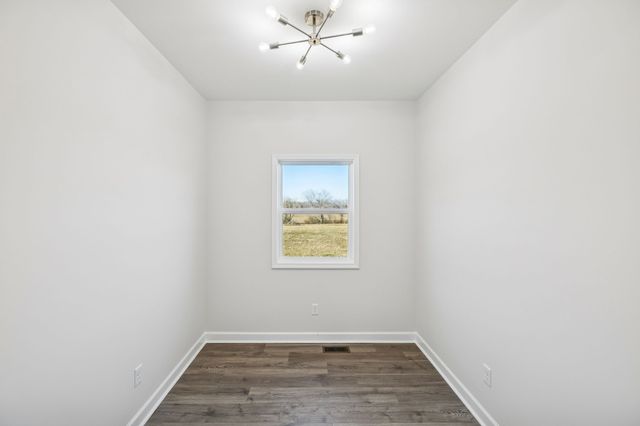 2233 County House Rd, Smithville, TN 37166