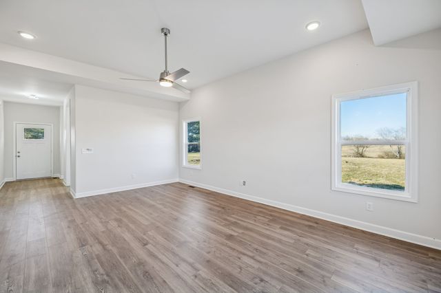 2233 County House Rd, Smithville, TN 37166