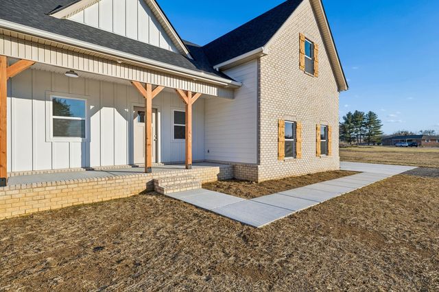 2233 County House Rd, Smithville, TN 37166