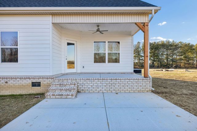 2233 County House Rd, Smithville, TN 37166