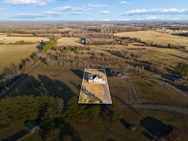 2233 County House Rd, Smithville, TN 37166