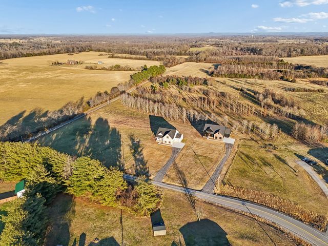 2233 County House Rd, Smithville, TN 37166