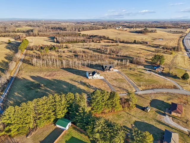 2233 County House Rd, Smithville, TN 37166