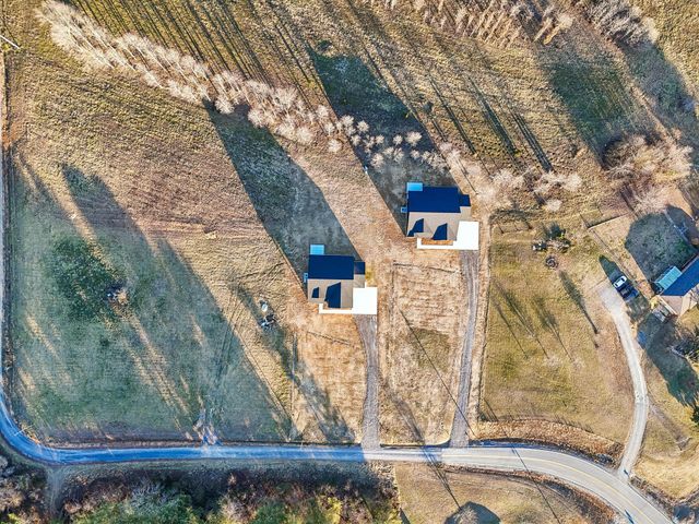 2233 County House Rd, Smithville, TN 37166