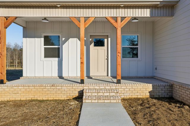 2233 County House Rd, Smithville, TN 37166