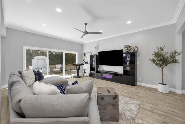 6380 E Bixby Hill, Long Beach, CA 90815