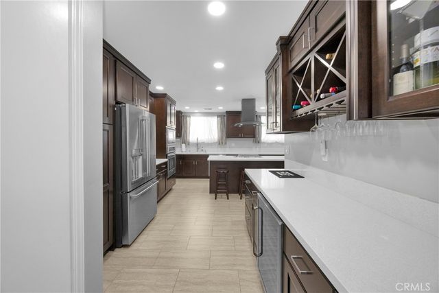 6380 E Bixby Hill, Long Beach, CA 90815