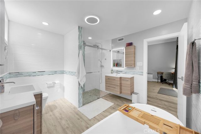 6380 E Bixby Hill, Long Beach, CA 90815