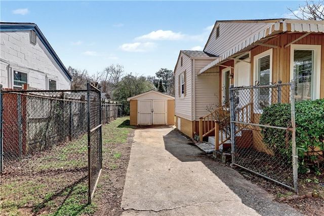 2630 Loghaven Drive, Atlanta, GA 30318