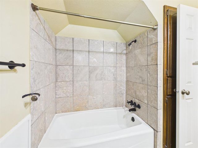2332 Lindenwood Lane, Norman, OK 73071