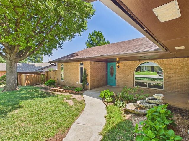 2332 Lindenwood Lane, Norman, OK 73071