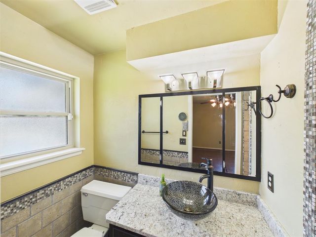 2332 Lindenwood Lane, Norman, OK 73071