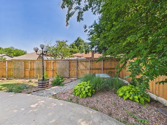 2332 Lindenwood Lane, Norman, OK 73071