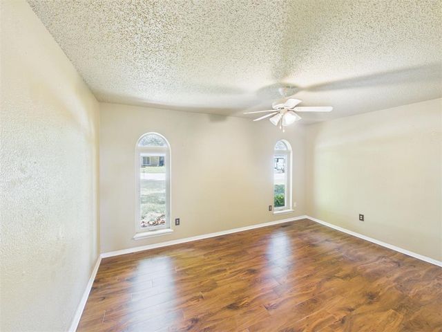 2332 Lindenwood Lane, Norman, OK 73071