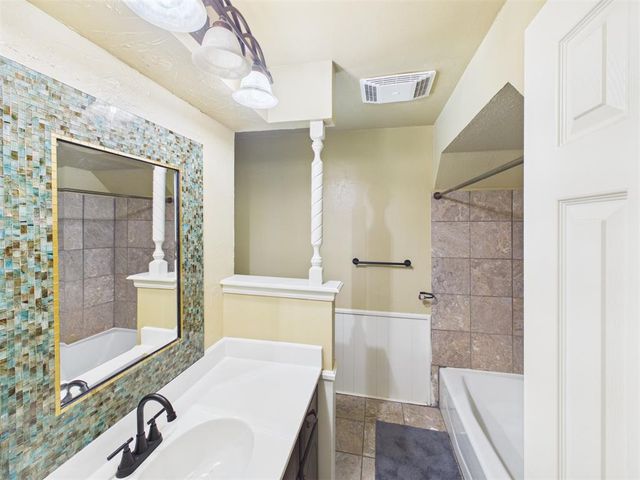 2332 Lindenwood Lane, Norman, OK 73071
