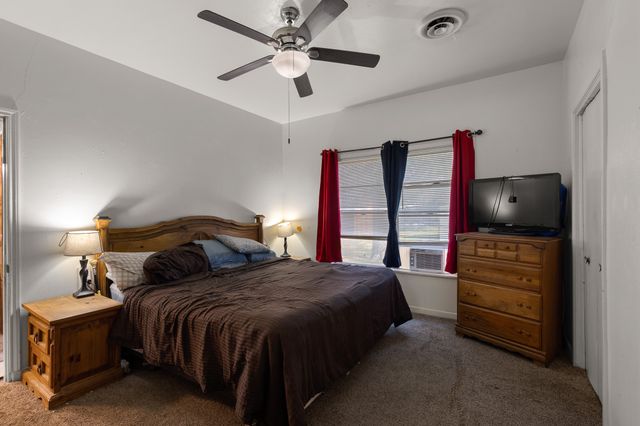 301 W Nelson Street, Bowie, TX 76230