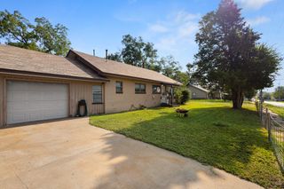 301 W Nelson Street, Bowie, TX 76230