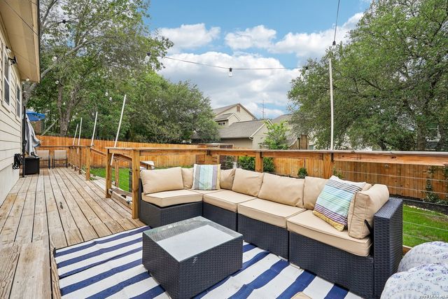 15727 Knolldown, San Antonio, TX 78247