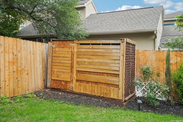 15727 Knolldown, San Antonio, TX 78247