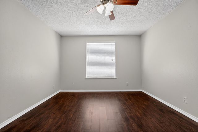 20600 Bonanza ST 2, Lago Vista, TX 78645