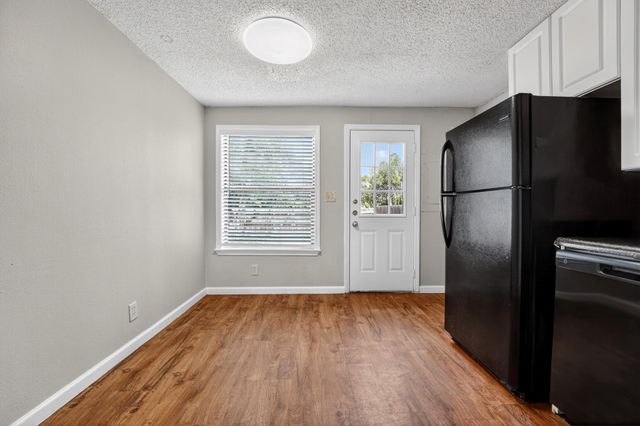 20600 Bonanza ST 2, Lago Vista, TX 78645