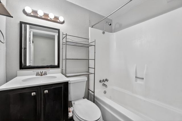 20600 Bonanza ST 2, Lago Vista, TX 78645