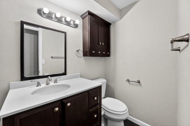 20600 Bonanza ST 2, Lago Vista, TX 78645