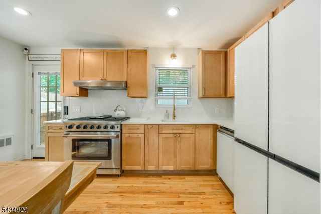 232 W Linden Ave, Linden City, NJ 07036
