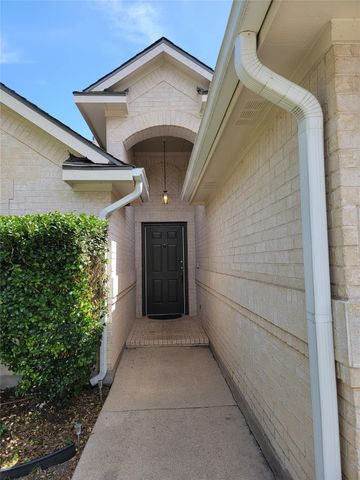 1013 Howeth DR, Pflugerville, TX 78660