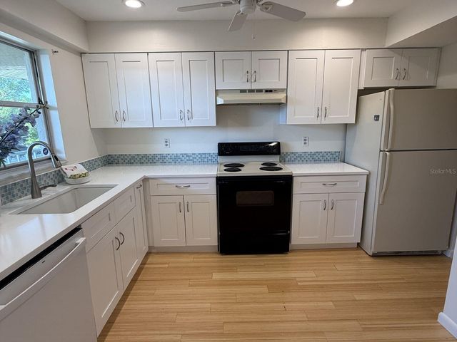 3987 MACEACHEN BOULEVARD 133, Sarasota, FL 34233