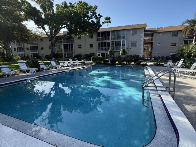 3987 MACEACHEN BOULEVARD 133, Sarasota, FL 34233