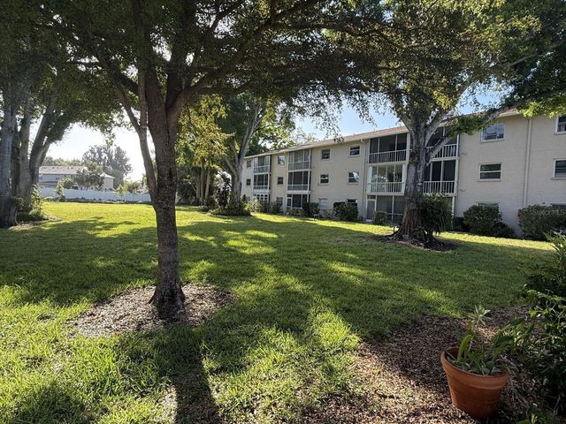 3987 MACEACHEN BOULEVARD 133, Sarasota, FL 34233