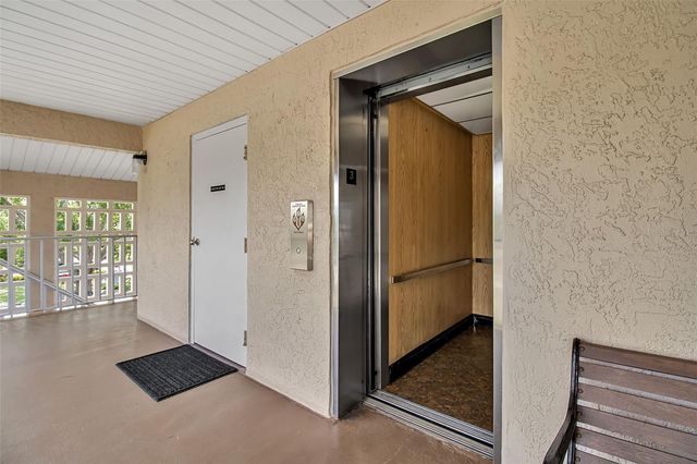 3987 MACEACHEN BOULEVARD 133, Sarasota, FL 34233