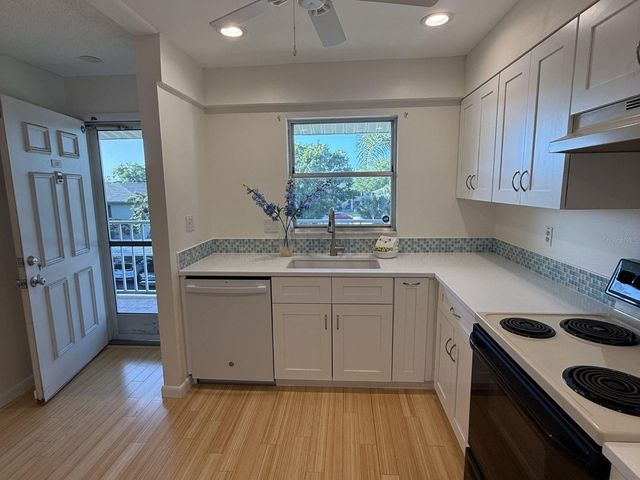 3987 MACEACHEN BOULEVARD 133, Sarasota, FL 34233