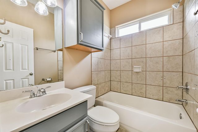 4313 38th Street, Dickinson, TX 77539