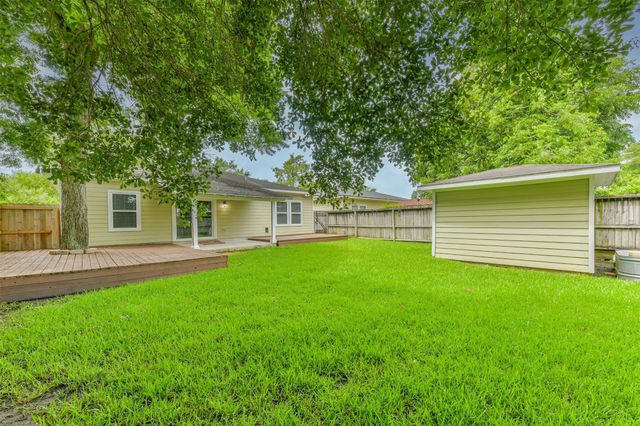4313 38th Street, Dickinson, TX 77539