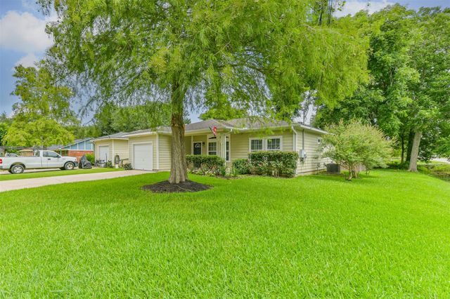 4313 38th Street, Dickinson, TX 77539