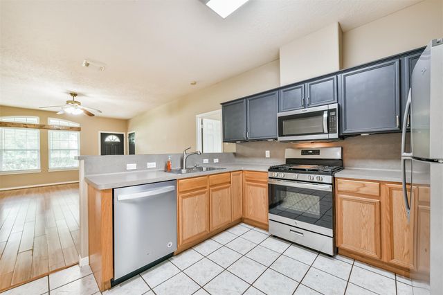 4313 38th Street, Dickinson, TX 77539