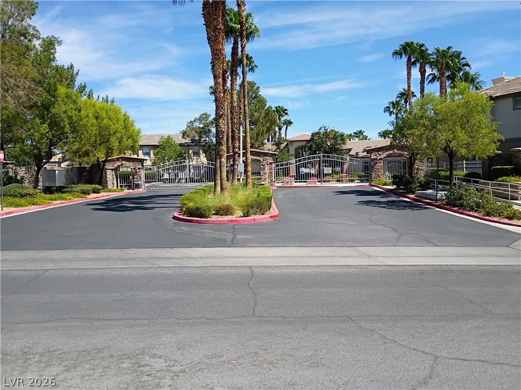 10213 Penrith Avenue 103, Las Vegas, NV 89144 — photo 4