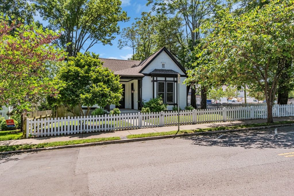 929 Montrose Ave, Nashville, TN 37204
