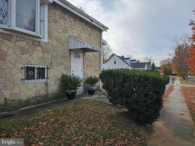 1216 42ND PL NE, Washington, DC 20019